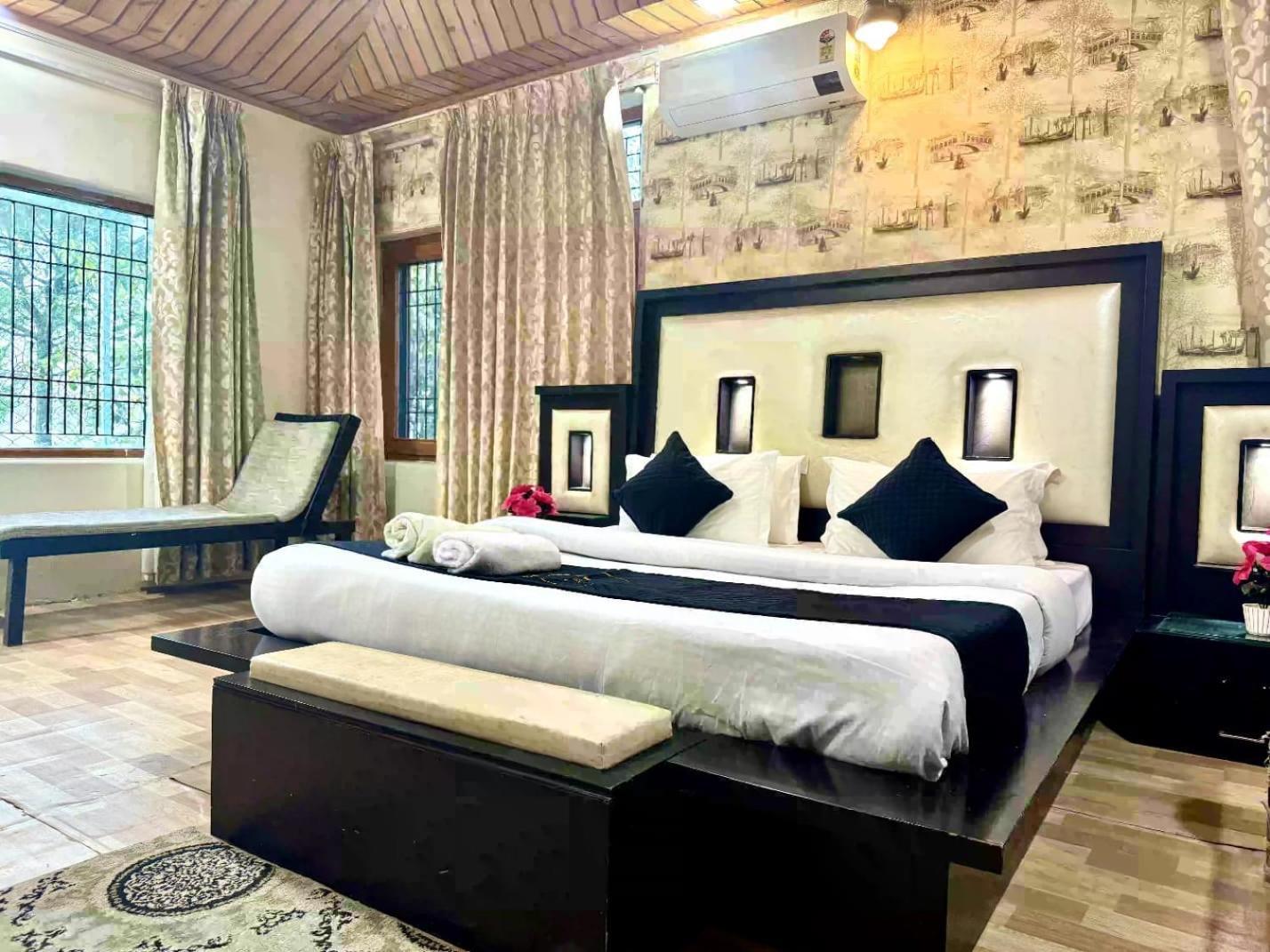 The Summer House Kasauli I Party & Music I Sky Bonfire I Managed By Exotic Stays Extérieur photo