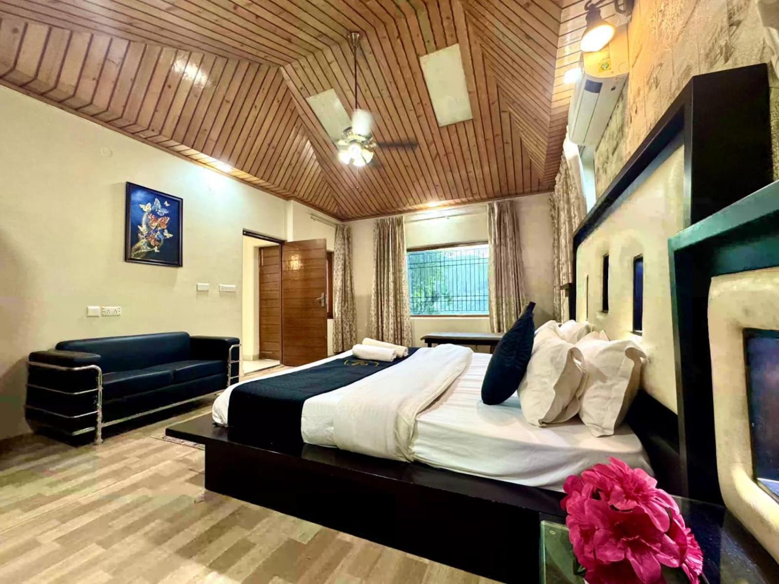 The Summer House Kasauli I Party & Music I Sky Bonfire I Managed By Exotic Stays Extérieur photo